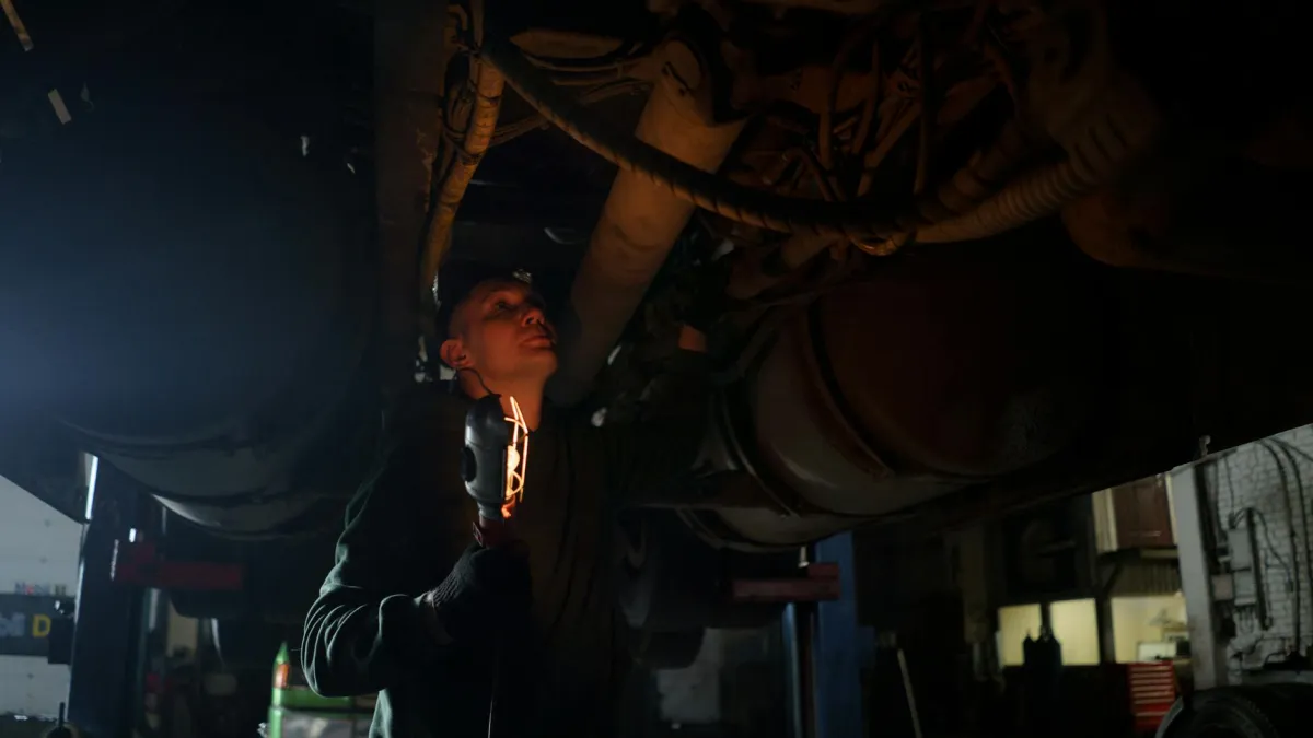 Honda CR-V Süspansiyon Sistemi Bakımı: Hangi Parçalar Ne Zaman Değişmeli?